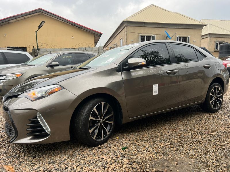 Thumbnail 7 of 2017 Toyota Corolla SE